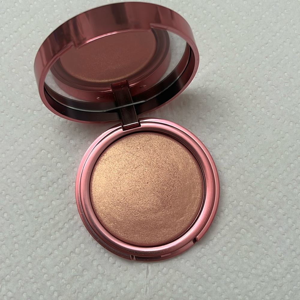 Pat McGrath Divine Rose Skin Fetish Ultra Glow Highlighter